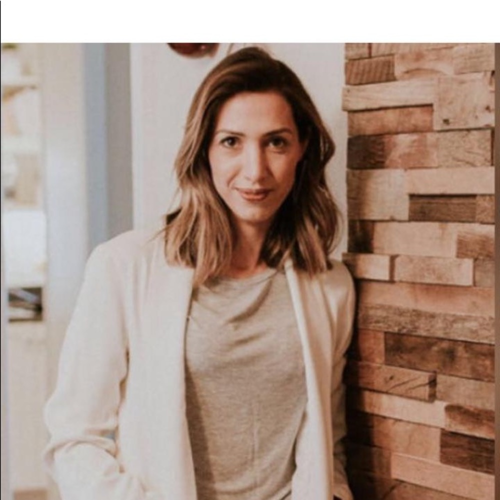 Meet your Posher, Camila